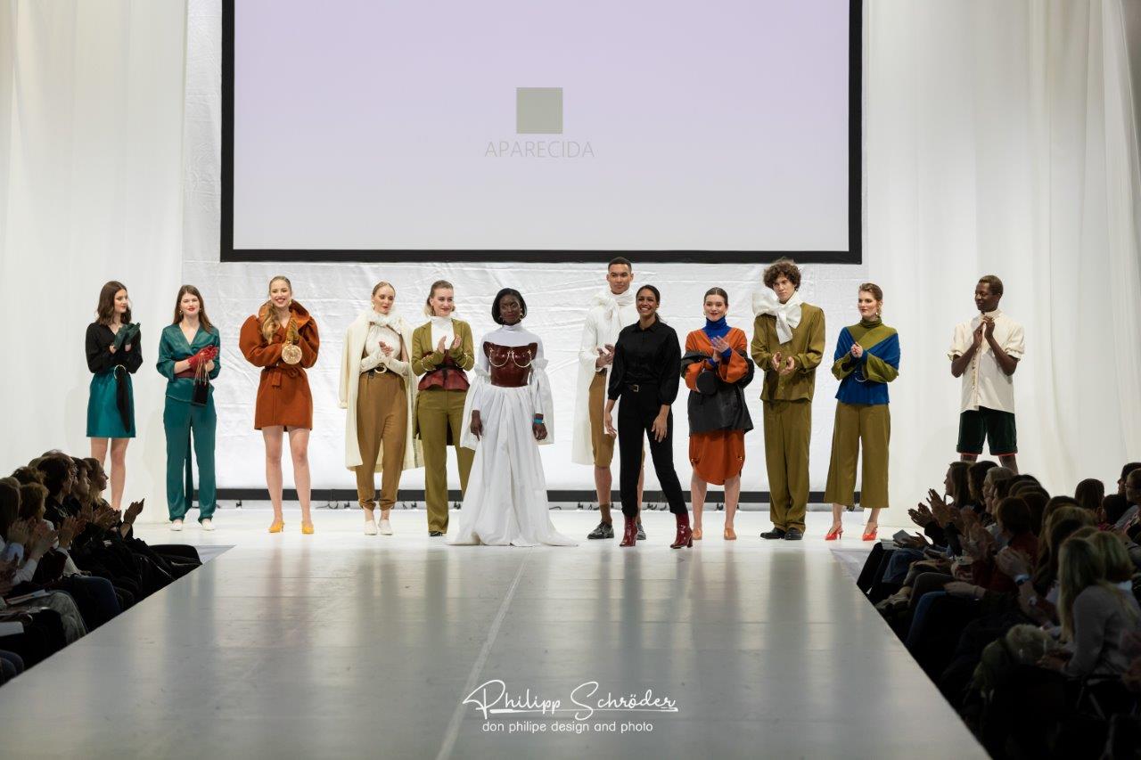 Fahmoda, deutsche Modeschule, Foto Hannover Fashion Show 2019, Modedesigner-Ausbildung, Ausbildung im Maßschneider- Handwerk, Modedesigner, Bachelor und BWL-Studium